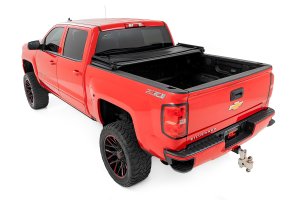 Chevrolet Silverado 1500 Soft Tri-Fold Bed Cover - Rough Country - Tri-Fold Design - '14-'18